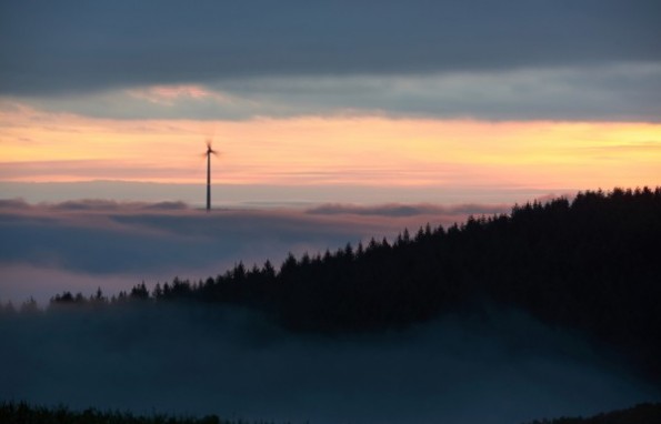 AKI sieht Ausbau der Windkraftanlagen in Hessen kritisch